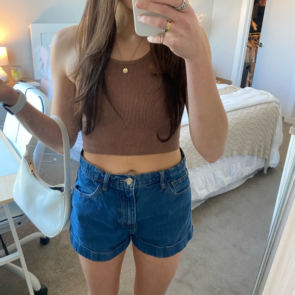 High Wasted Jean Shorts - loose fitting Forever 21 - size 28